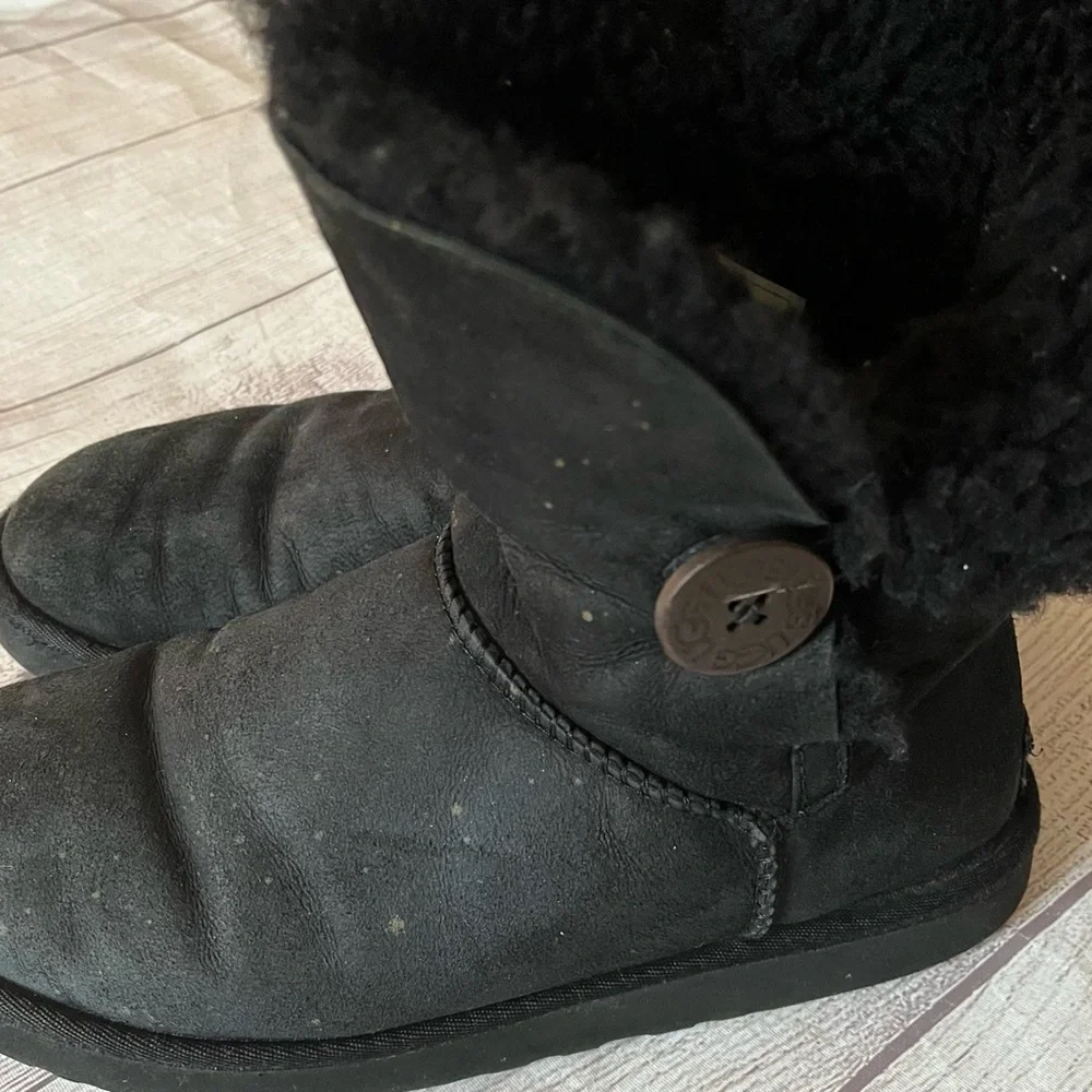 Ugg button accent black suede boots sz 7